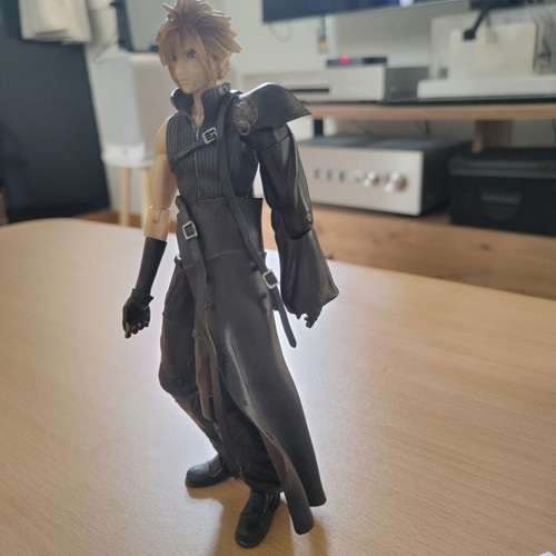 Final Fantasy VII figures used set with Cloud Strife, Tifa Lockhart, Sephiroth, Aerith