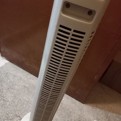 Towe fan tower used, with speed settings and oscillation