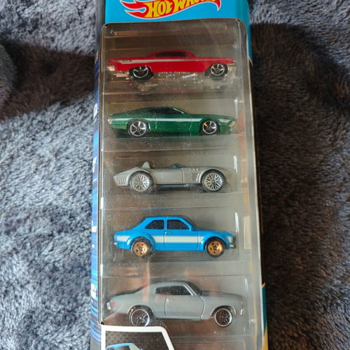Hot Wheels F&F 5-Pack 2019 like new, collectible model