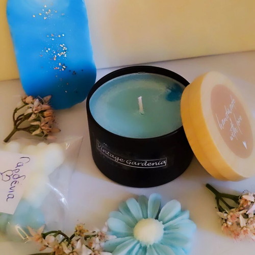 Candle set new with 100ml candle, wax melts and aromatic pieces