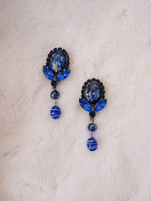 Vintage Frangos earrings like new, blue with clips