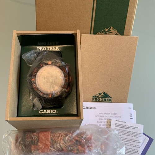 Casio Protrek PRG-300CM-4ER vintage watch used with 2 straps