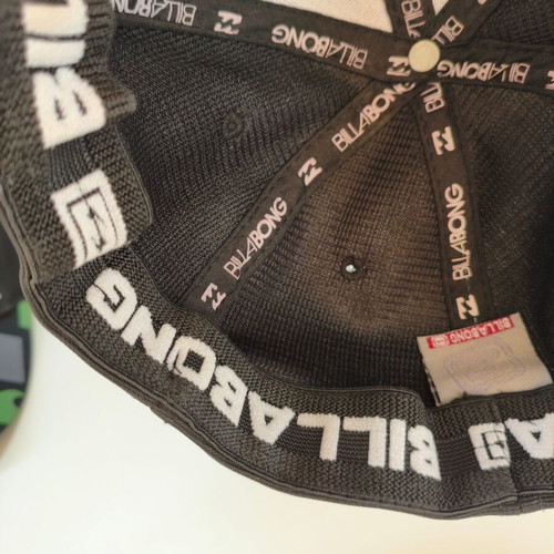 Billabong men's hat one size like new, black and green