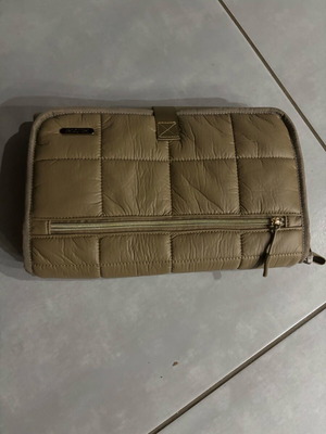 Children's folding changing mat with pockets
