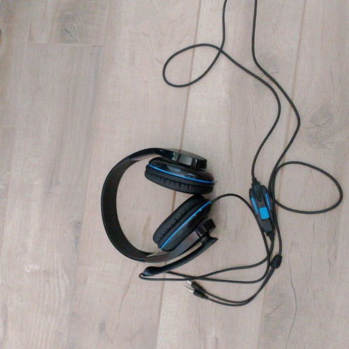 Gaming headphones new in excellent condition