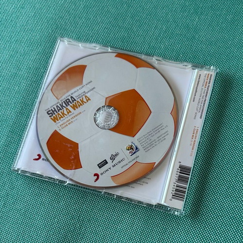 Shakira Waka Waka CD single like new, 2010 FIFA World Cup song