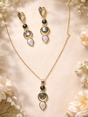 Jewelry set necklace and earrings gold color, new with snake clasp and stones