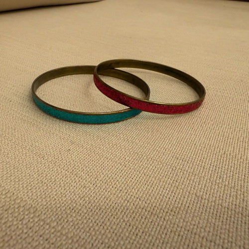 Set of metallic bracelets like new, pink and turquoise