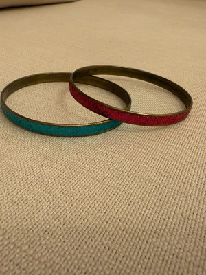 Set of metallic bracelets like new, pink and turquoise