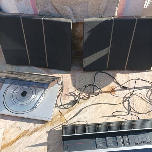 Bang&Olufsen sound system like new with speakers, turntable, radio, amplifier and cassette