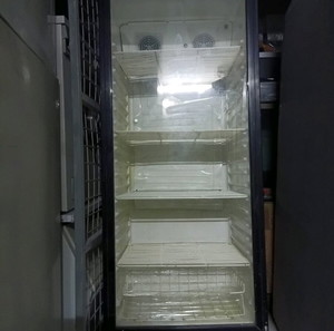 Βιτρίνα ψυγείο επαγγελματική της zanussi 200Χ70