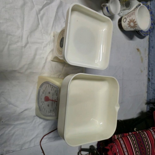 Analog kitchen scales set of 2 like new