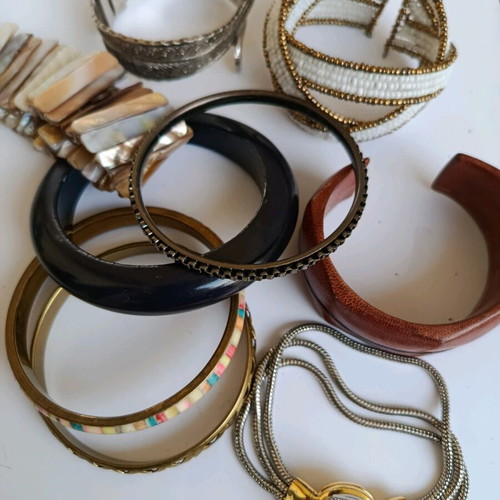 Various bracelets used, colorful pack