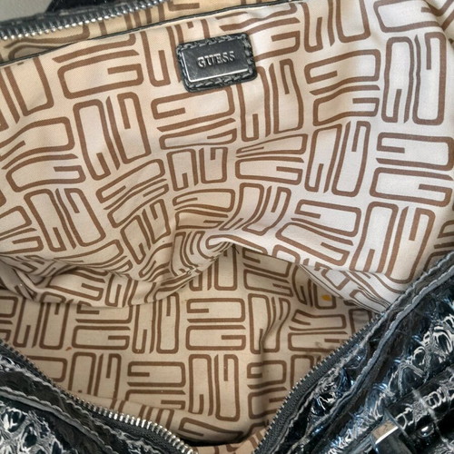 Guess bag patent leather with croc pattern like new, black