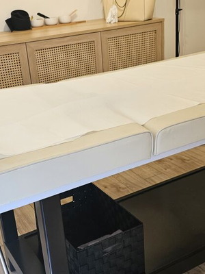 Spa aesthetic beds like new, set of 2, wenge color, wide with head hole