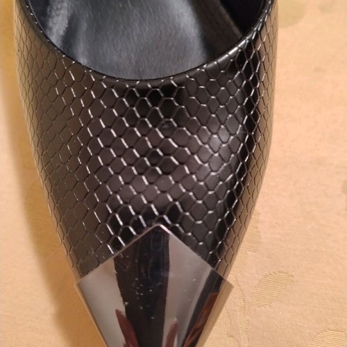Migato black pumps new with croco pattern and metal tip