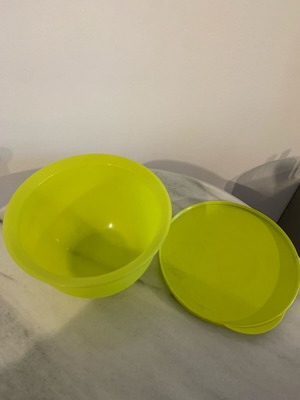 Tupperware container 1.3 liters new