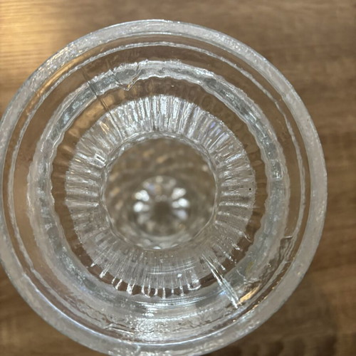 Glass vase with beautiful design like new