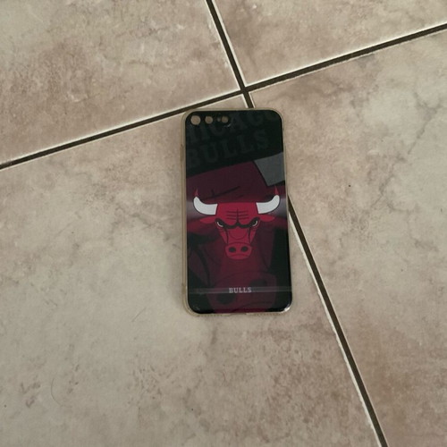 iPhone 7 Plus case with Chicago Bulls design like new
