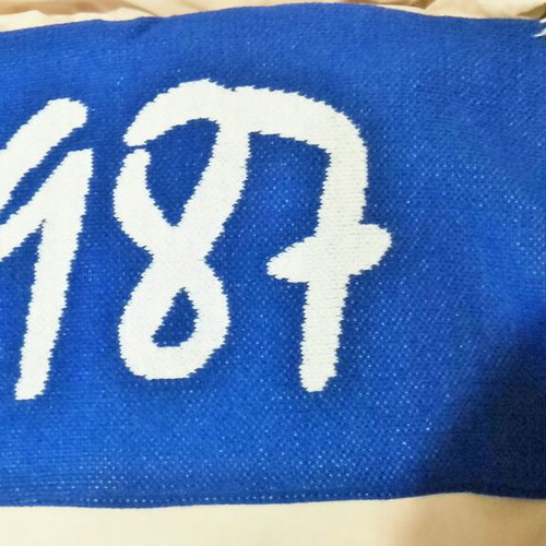 Ethnikos Piraeus Scarf like new, thick knitted winter with 1990 pins