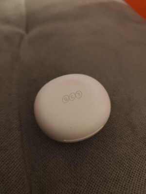 QCY T13 Earbuds Case like new