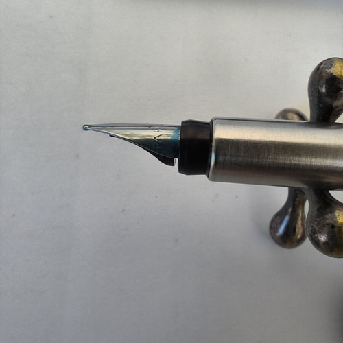 Parker Jotter pen, Parker Vector fountain pen and Sheaffer pen set