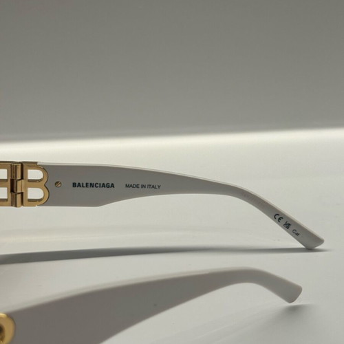 Ballenciaga Viral sunglasses white, like new