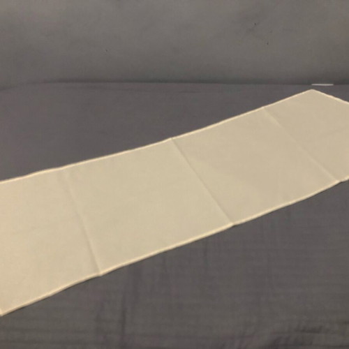 Table runner cream with pointed ends like new