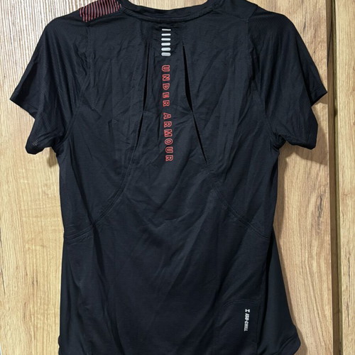 Under Armour women's t-shirt like new, black and pink, sizes S and M