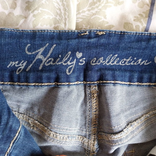 MyHailys Capri Denim Pants size M like new, embroidered Oktoberfest style