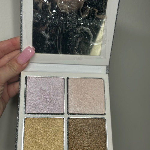 Kylie highlighter palette lightly used