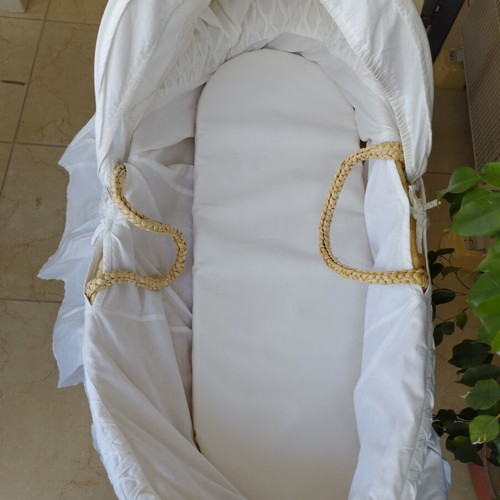 Wicker Bassinet like new with base and mattress for newborn