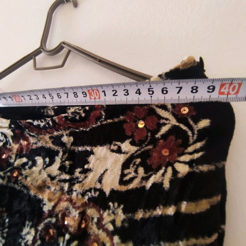 Velvet folk style skirt new, multicolor, size M