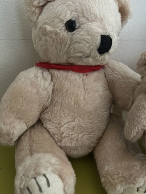 Plush bears like new