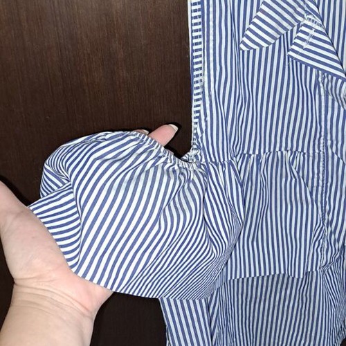 Striped blouse with ruffles and open shoulders like new, size M