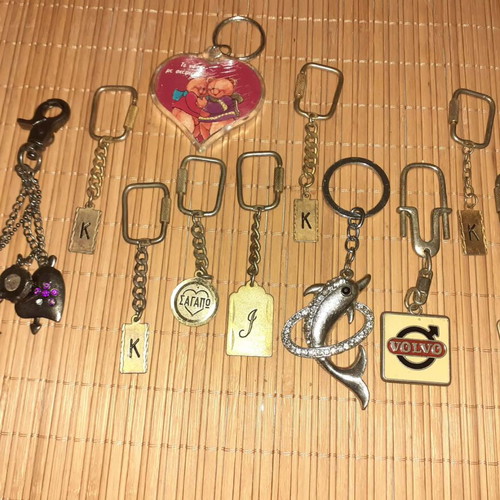 Keychains used, pack of 11 vintage
