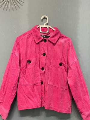 Zara outerwear fuchsia with black buttons and collar like new