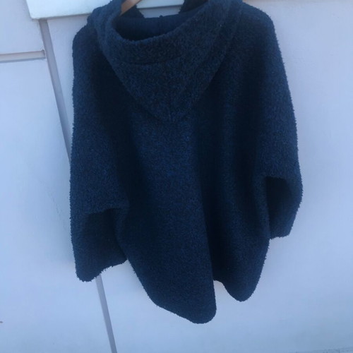 Bouclé jacket blue with hood like new