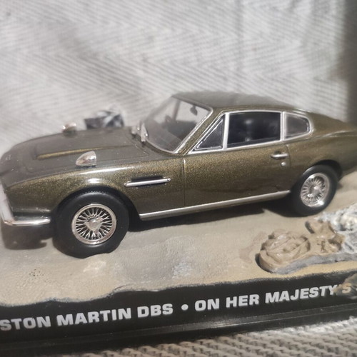 Aston Martin diecast model 1:43, like new, James Bond collection