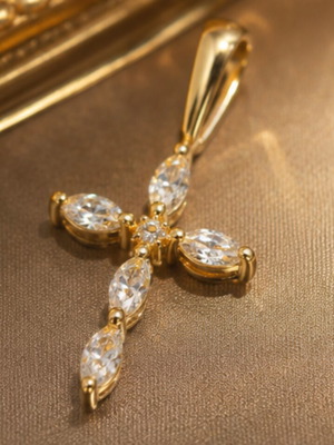 Silver cross 925 gold plated with moissanite, like new