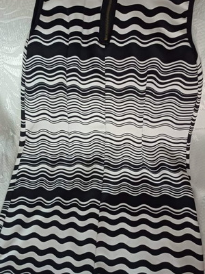 Sleeveless dress, black and white