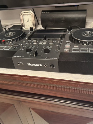 Numark Mixstream Pro+ DJ Controller like new