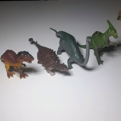 Rubber dinosaurs and animals used, set of 31 pieces