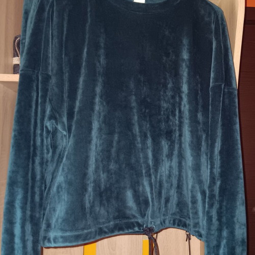 Velour sleepwear set small-medium like new, cypress color