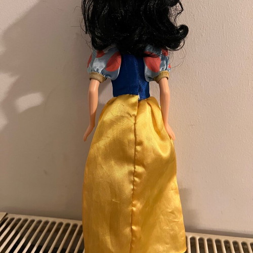 Disney Princess Snow White doll Simba Toys used, very good condition