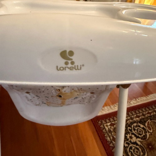 Lorelli high chair like new with removable tray and wheels