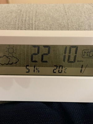 Clock with date and temperature display like new