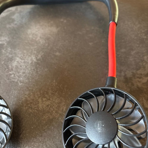 Neck fans like new with battery