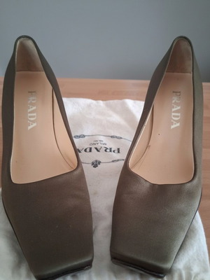 Prada vintage pumps from the '90s dark green, like new