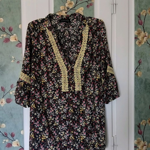 Cossinelle blouse like new, floral design, size XL